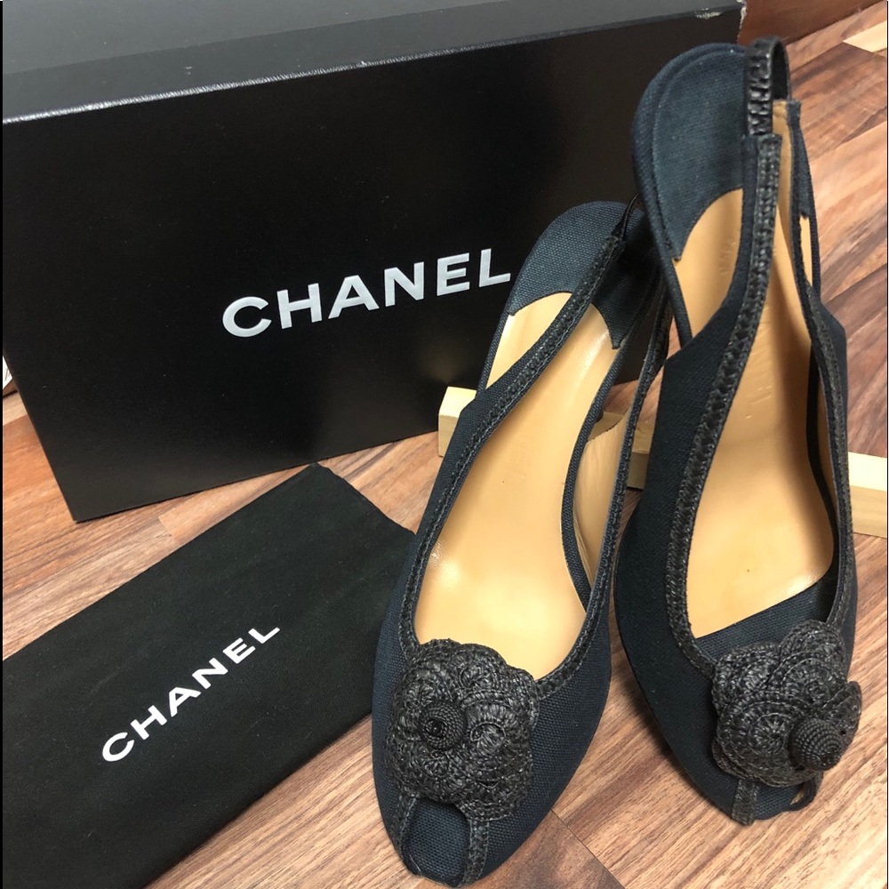 CHANEL Slingback